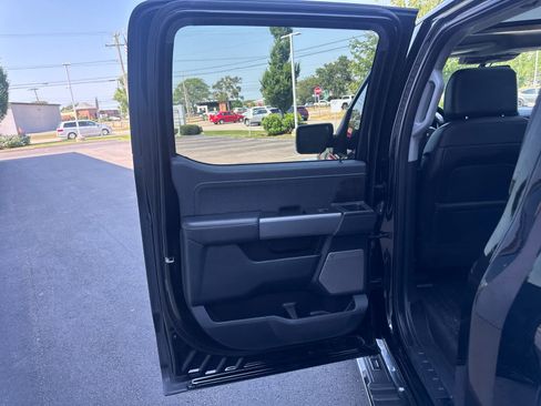 Used 2021 Ford F150 Lariat w/ Equipment Group 502A High AWD/4WD image 16