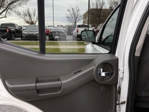 Used 2012 Nissan Xterra PRO-4X image 32