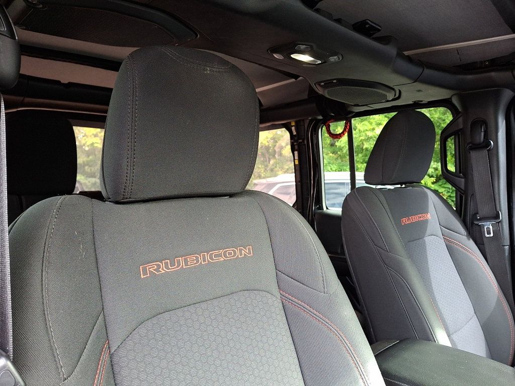 Used 2018 Jeep Wrangler Unlimited Rubicon w/ Cold Weather Group AWD/4WD image 13