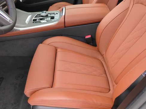 New 2026 BMW X7 M60i image 16