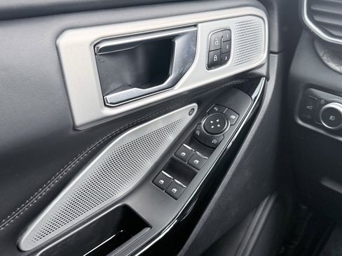 Used 2021 Ford Explorer Platinum w/ Equipment Group 601A image 10