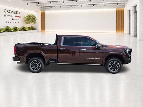 Used 2024 GMC Sierra 2500 Denali Ultimate AWD/4WD image 14