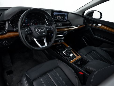 Certified 2023 Audi Q5 2.0T Premium w/ Convenience Package AWD/4WD image 9