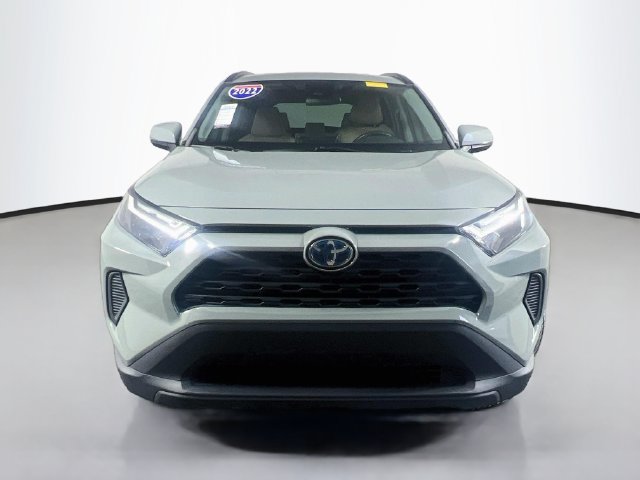 Used 2022 Toyota RAV4 XLE AWD/4WD image 3