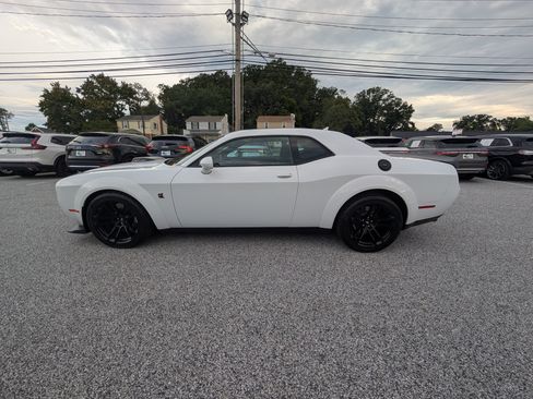 Used 2022 Dodge Challenger R/T Scat Pack RWD image 3