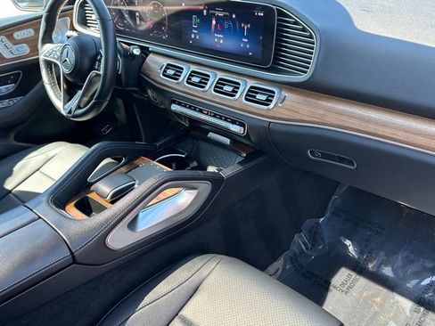 Used 2025 Mercedes-Benz GLE 350 4MATIC image 9