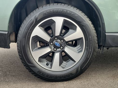 Used 2018 Subaru Forester 2.5i Premium w/ All-Weather Package image 5