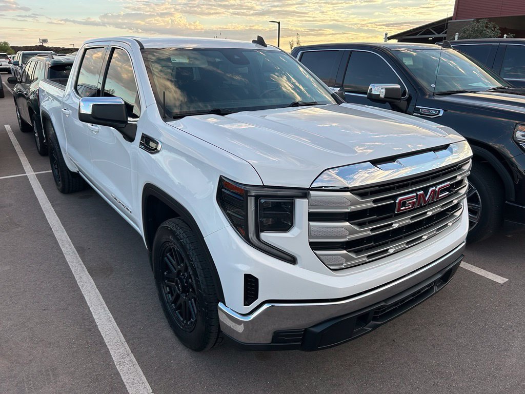 Used 2022 GMC Sierra 1500 SLE RWD image 3