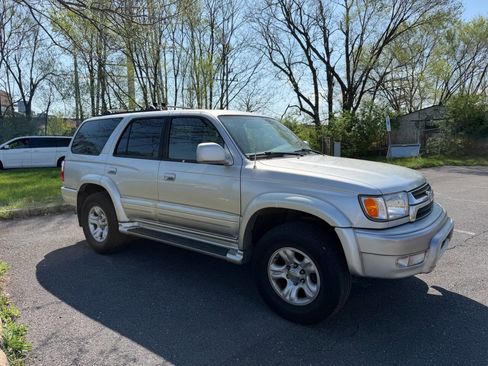 Used 2001 Toyota 4Runner Limited AWD/4WD image 4
