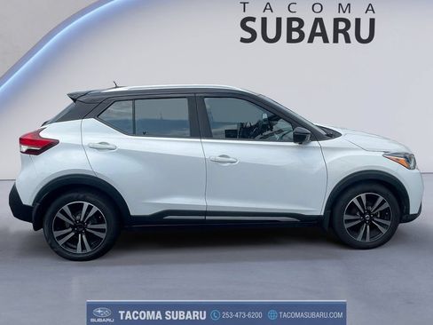 Used 2018 Nissan Kicks SR w/ Premium Package FWD image 6