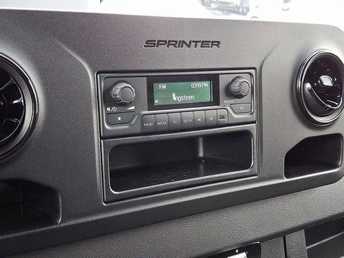 Used 2025 Mercedes-Benz Sprinter 2500 image 15