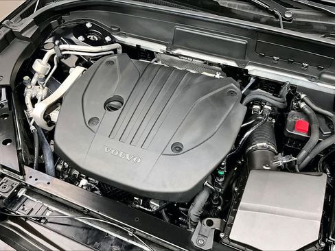 Used 2024 Volvo XC60 B5 Plus w/ Protection Package Premier image 30