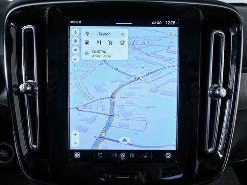 Certified 2025 Volvo XC40 B5 Plus image 16