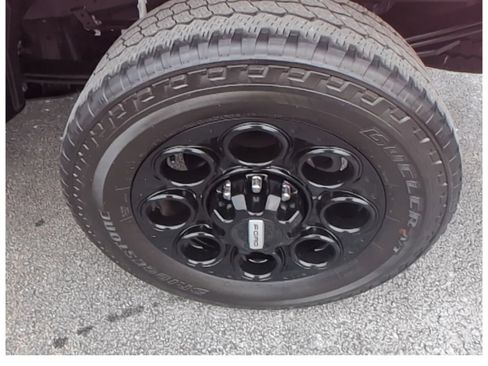 Used 2024 Ford F250 XLT w/ Black Appearance Package image 4