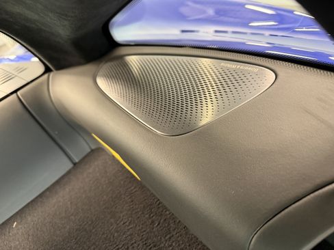 Used 2023 McLaren Artura RWD image 5