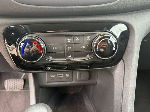 Used 2023 Buick Encore GX Preferred w/ Cold Weather Comfort Package FWD image 15