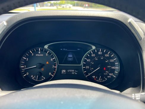Used 2013 Nissan Pathfinder SV FWD image 24