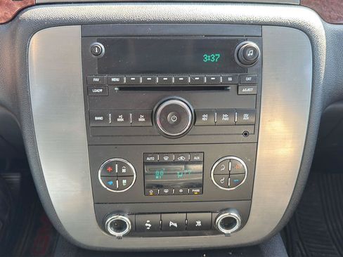 Used 2008 GMC Yukon XL SLT w/ SLT Preferred Equipment Group AWD/4WD image 18