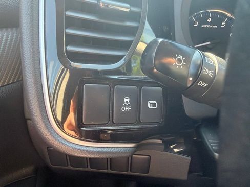 Used 2017 Mitsubishi Outlander ES AWD/4WD image 37