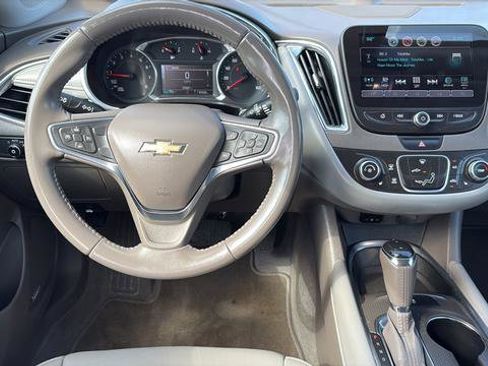 Used 2018 Chevrolet Malibu LT w/ Leather Package image 24