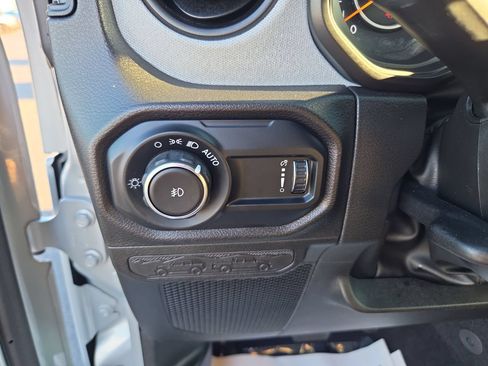 Used 2024 Jeep Wrangler Unlimited Sport AWD/4WD image 29