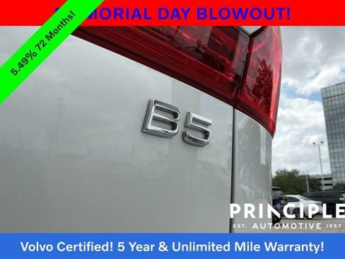 Certified 2023 Volvo XC60 B5 Plus w/ Climate Package FWD image 14