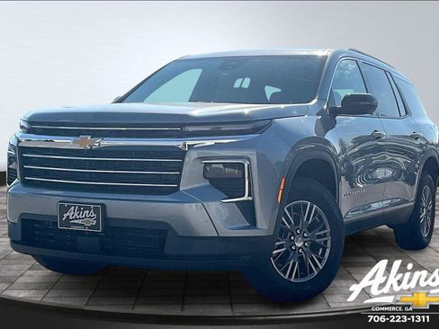 New 2026 Chevrolet Traverse LT image 1