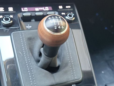 Certified 2026 Porsche 911 Carrera T RWD image 33