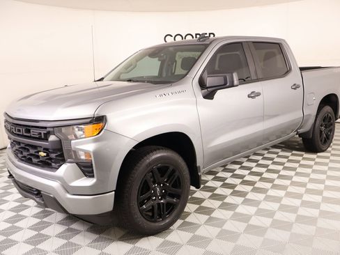 Used 2023 Chevrolet Silverado 1500 Custom AWD/4WD image 9