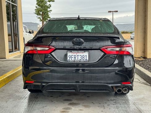 Used 2023 Toyota Camry SE image 5