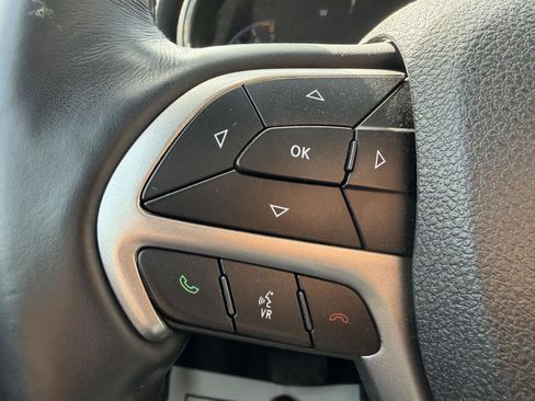 Used 2018 Jeep Grand Cherokee Limited AWD/4WD image 16