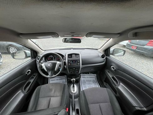 Used 2018 Nissan Versa SV FWD image 32