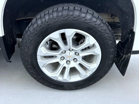 Used 2023 Chevrolet Silverado 1500 LTZ AWD/4WD image 23
