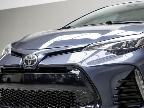 Used 2018 Toyota Corolla FWD image 2