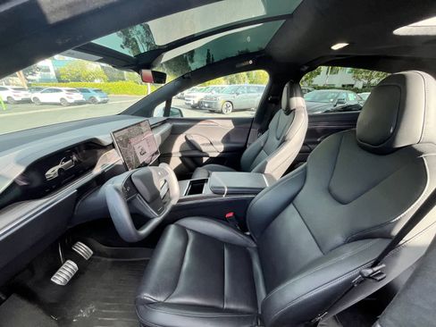 Used 2022 Tesla Model X image 7