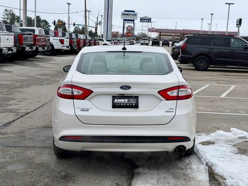 Used 2016 Ford Fusion SE w/ Equipment Group 202A image 4