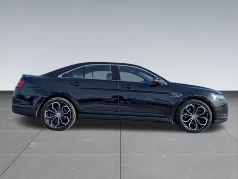 Used 2017 Ford Taurus SHO image 7