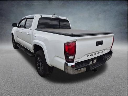Used 2021 Toyota Tacoma SR5 RWD image 2