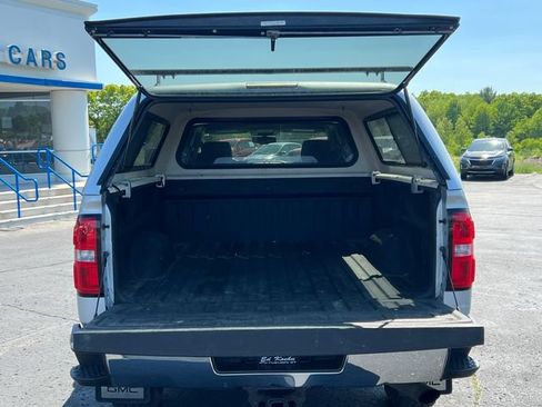 Used 2018 GMC Sierra 2500 SLE w/ SLE Preferred Package AWD/4WD image 10