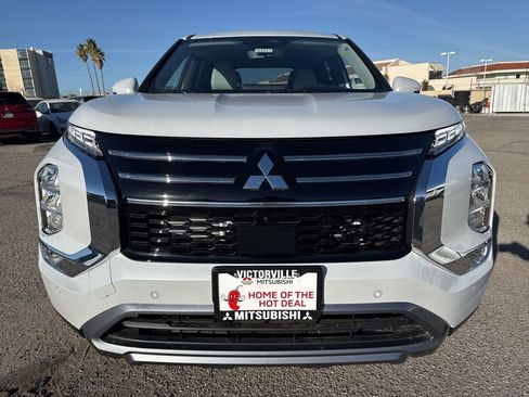 New 2026 Mitsubishi Outlander SE image 2