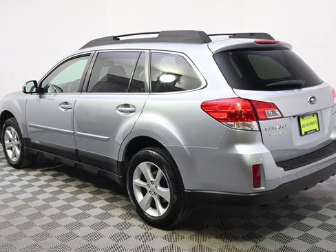 Used 2013 Subaru Outback 2.5i Premium image 3