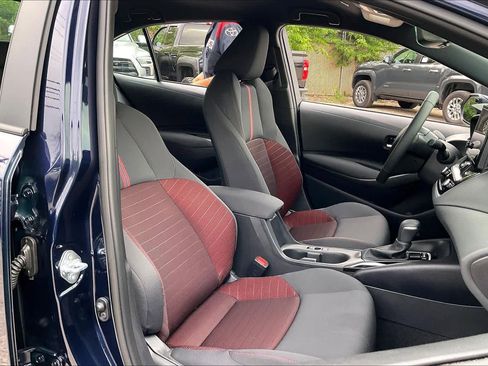 Used 2026 Toyota Corolla SE image 9