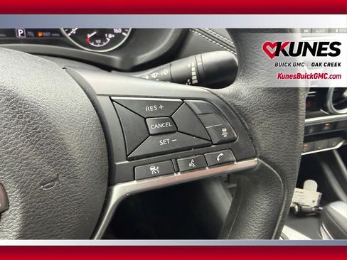 Used 2024 Nissan Sentra SV FWD image 13