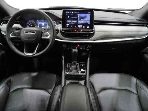 Used 2025 Jeep Compass Limited image 10