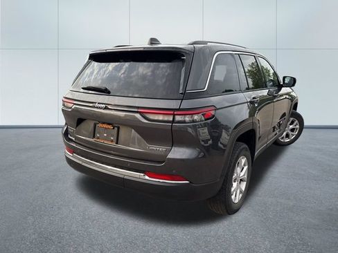 Used 2022 Jeep Grand Cherokee Limited AWD/4WD image 4