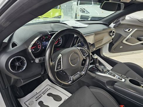 Used 2020 Chevrolet Camaro LT w/ Technology Package image 19