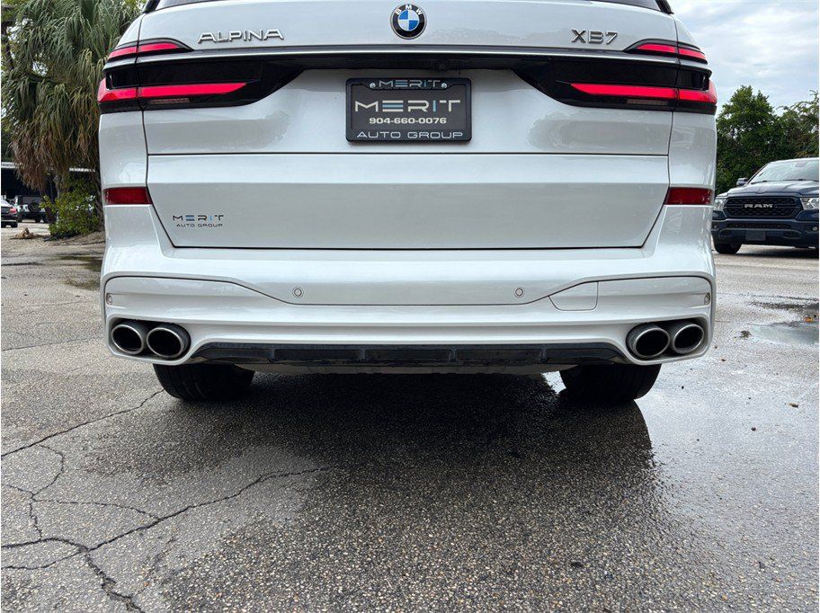 Used 2023 BMW ALPINA XB7 AWD/4WD image 16