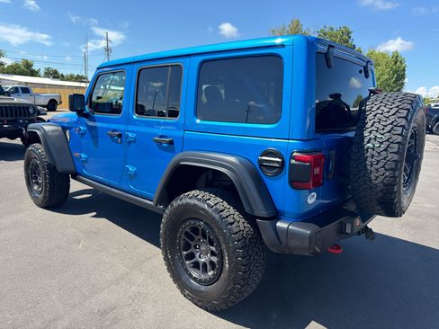 Used 2022 Jeep Wrangler Unlimited Rubicon w/ Xtreme Recon 35" Tire Package AWD/4WD image 2