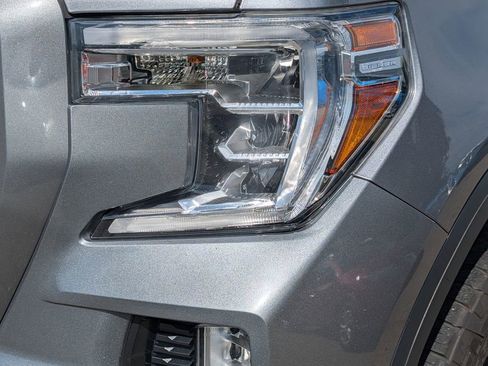 Used 2020 GMC Sierra 1500 Elevation w/ Elevation Value Package AWD/4WD image 16