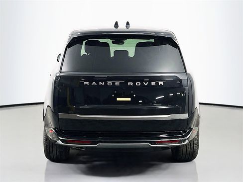 Used 2025 Land Rover Range Rover Long Wheelbase SE image 6